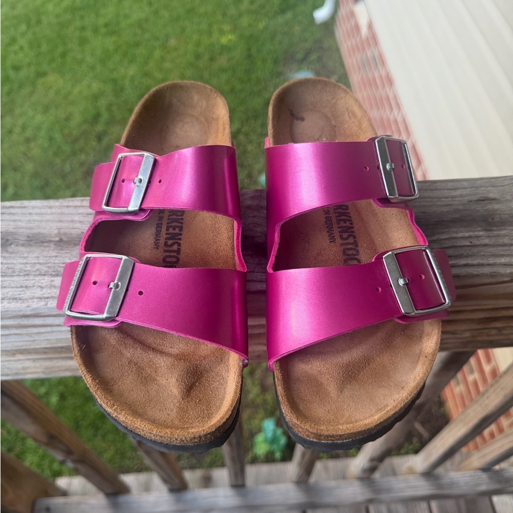 Women's Birkenstock pink sandals size 38 L7